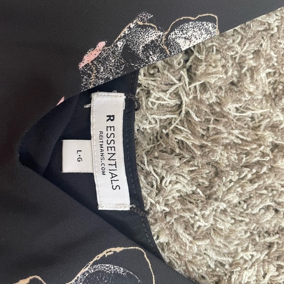 Floral tank top, very light and breathable. Only worn it once! - Picture 2 of 2